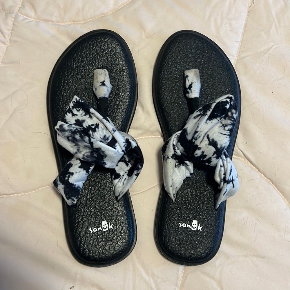 SANUK YOGA MAT SANDALS SIZE 8
